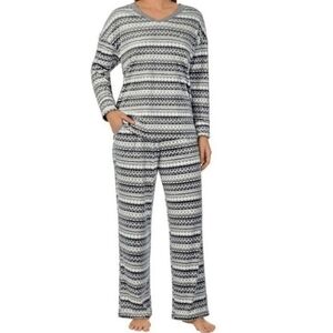 Nautica Pajama Set - 2  Piece Fleece Set Long Sleeved Soft Size Medium NWOT